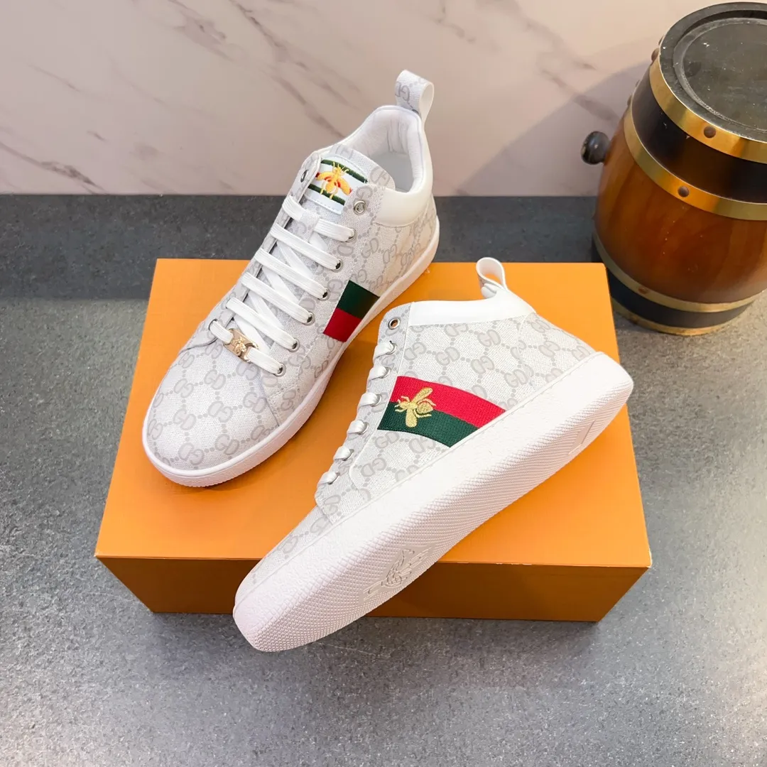 Velvet lining/leather lining ❗¥440🈴GUCCI (Gucci) retro high-top shoes catwalk exclusive new high-top trendy men's shoes! The shoe body is brightly colored and looks high-end and trendy. It is a purchasing agent and is comparable to the genuine product without any pressure. It is made of the iconic cowhide leather of an Italian imported brand and the texture is amazing! Original rubber outsole molding, lasting process, first-layer leather lining, highly recommended product, a must-see, high quality! 38-44, monochrome. A333,000